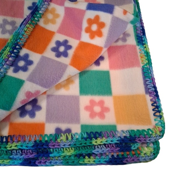 Pastel Rainbow Daisy Square's Checkerboard Hand Knit Edges Soft Felt Blanket 58" - Picture 3 of 7